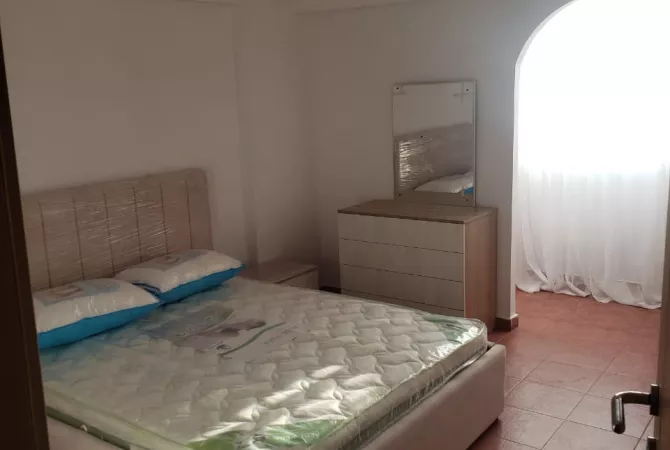 Shtepi me qera Apartament ne Tirane, 2+1, Mobilimi E mobiluar, Pagesa 650  Euro.
