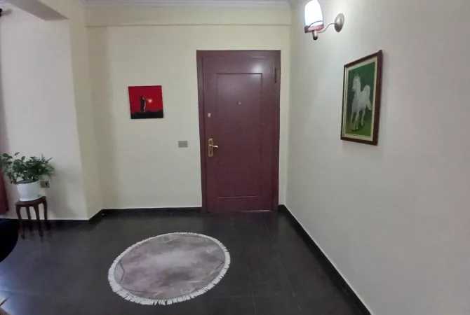 Shtepi me qera 2+1 ne Tirane - 550 Euro