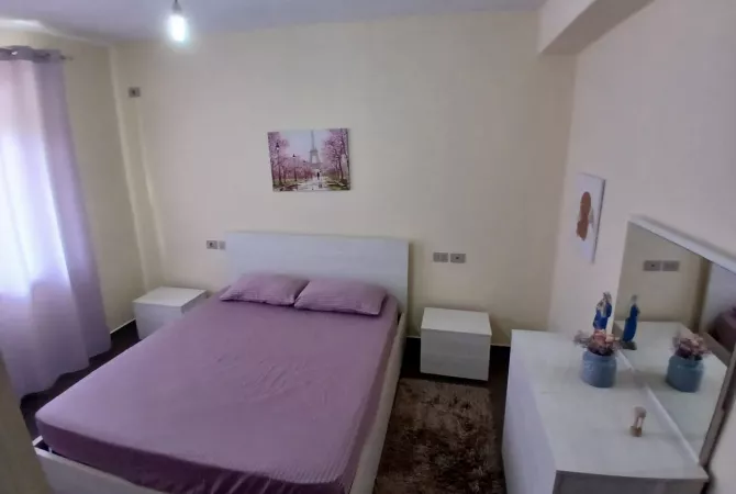 Shtepi me qera Apartament ne Tirane, 2+1, Mobilimi E mobiluar, Pagesa 550  Euro.
