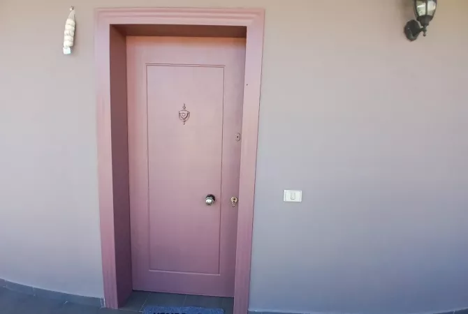 Shtepi me qera Apartament ne Tirane, 2+1, Mobilimi E mobiluar, Pagesa 550  Euro.