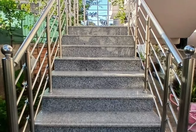 Shtepi me qera Apartament ne Tirane, 2+1, Mobilimi E mobiluar, Pagesa 550  Euro.