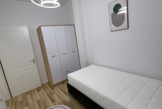 Shtepi ne shitje Apartament ne Tirane, 2+1, Mobilimi E mobiluar, Pagesa 109,000  Euro.