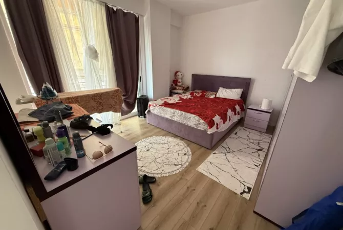 Shtepi ne shitje Apartament ne Tirane, 2+1, Mobilimi E mobiluar, Pagesa 145,000  Euro.