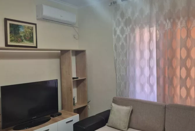 Shtepi me qera 1+1 ne Tirane - 450 Euro