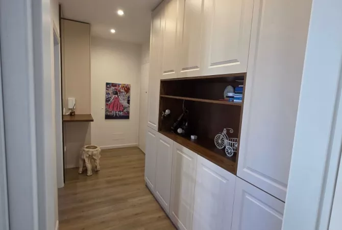 Shtepi me qera Apartament ne Tirane, 1+1, Mobilimi E mobiluar, Pagesa 750  Euro.