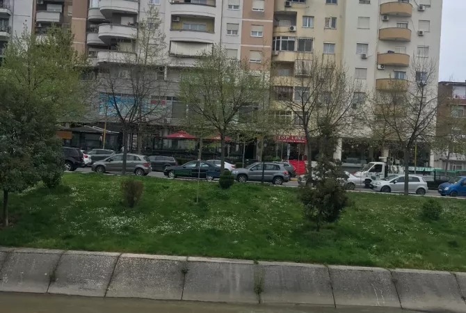 Shtepi me qera Apartament ne Tirane, 3+1, Mobilimi E mobiluar, Pagesa 700  Euro.