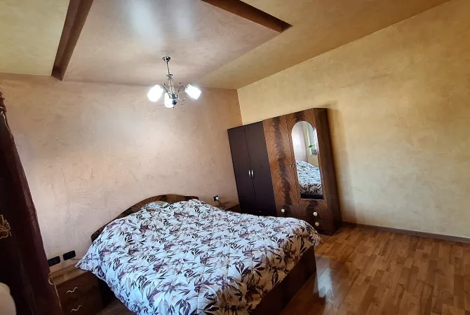 Shtepi me qera Apartament ne Tirane, 3+1, Mobilimi E mobiluar, Pagesa 700  Euro.