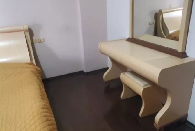 Shtepi me qera Apartament ne Tirane, 2+1, Mobilimi E mobiluar, Pagesa 650  Euro.