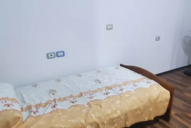 Shtepi me qera Apartament ne Tirane, 2+1, Mobilimi E mobiluar, Pagesa 650  Euro.