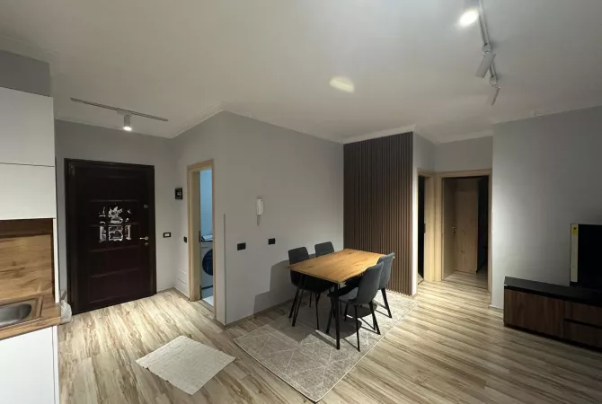 Shtepi me qera 2+1 ne Tirane - 700 Euro