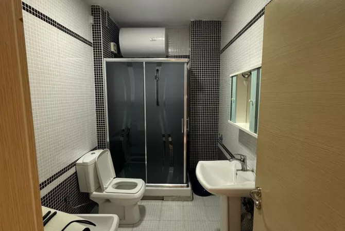 Shtepi me qera Apartament ne Tirane, 2+1, Mobilimi E mobiluar, Pagesa 700  Euro.