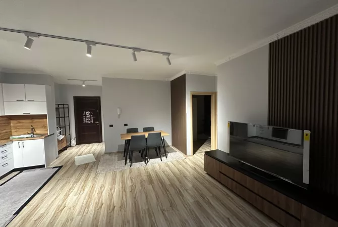 Shtepi me qera Apartament ne Tirane, 2+1, Mobilimi E mobiluar, Pagesa 700  Euro.