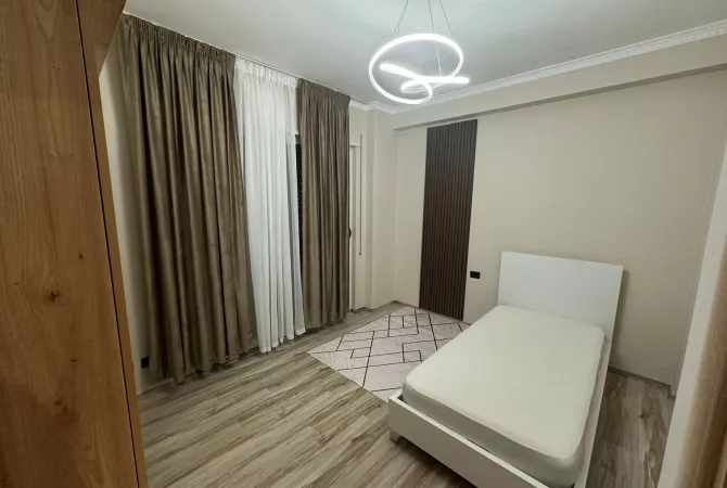 Shtepi me qera Apartament ne Tirane, 2+1, Mobilimi E mobiluar, Pagesa 700  Euro.