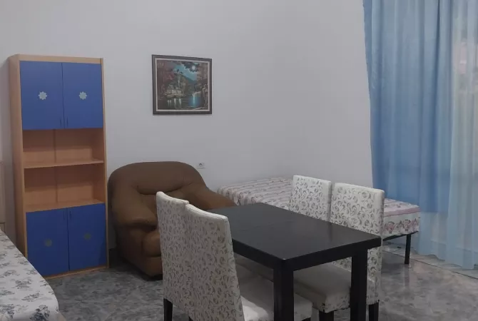 Shtepi ne shitje Apartament ne Tirane, Garsoniere, Mobilimi E mobiluar, Pagesa 70,000  Euro.