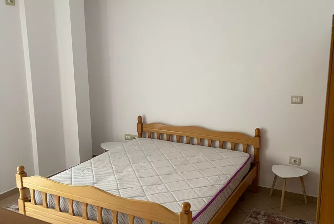 Shtepi me qera 2+1 ne Tirane - 420 Euro