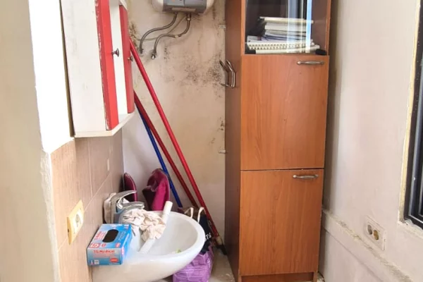 Shtepi ne shitje Apartament ne Tirane, 2+1, Mobilimi E mobiluar, Pagesa 128,000  Euro.
