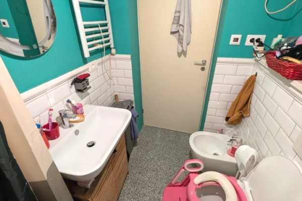 Shtepi ne shitje Apartament ne Tirane, 2+1, Mobilimi E mobiluar, Pagesa 195,800  Euro.