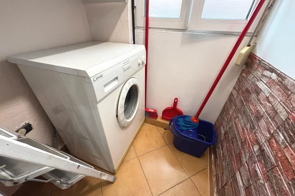 Shtepi me qera Apartament ne Tirane, 1+1, Mobilimi E mobiluar, Pagesa 500  Euro.