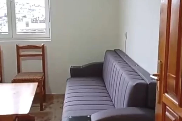 Shtepi me qera Apartament ne Tirane, 1+1, Mobilimi E mobiluar, Pagesa 300  Leke.