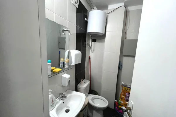 Shtepi me qera Apartament ne Tirane, 2+1, Mobilimi E mobiluar, Pagesa 1,100  Euro.