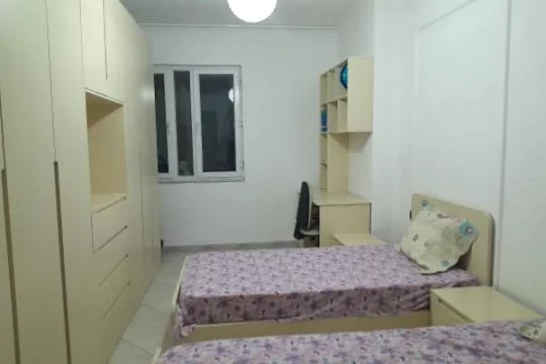 Shtepi me qera Apartament ne Tirane, 2+1, Mobilimi E mobiluar, Pagesa 500  Euro.