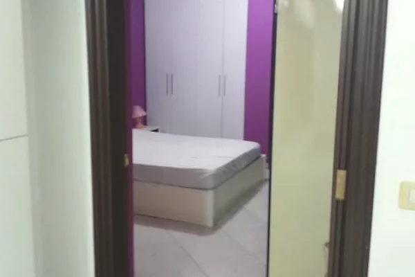 Shtepi me qera Apartament ne Tirane, 2+1, Mobilimi E mobiluar, Pagesa 500  Euro.