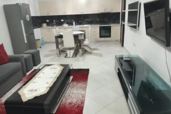 Shtepi me qera Apartament ne Tirane, 2+1, Mobilimi E mobiluar, Pagesa 500  Euro.