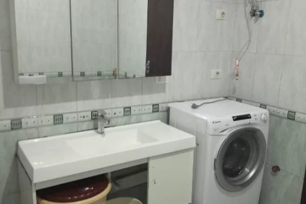 Shtepi me qera Apartament ne Tirane, 2+1, Mobilimi E mobiluar, Pagesa 500  Euro.