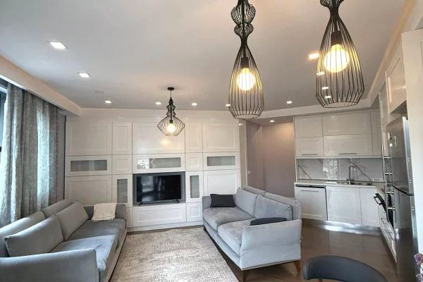 Appartamento in affitto a Tirana 2+1, Arredato