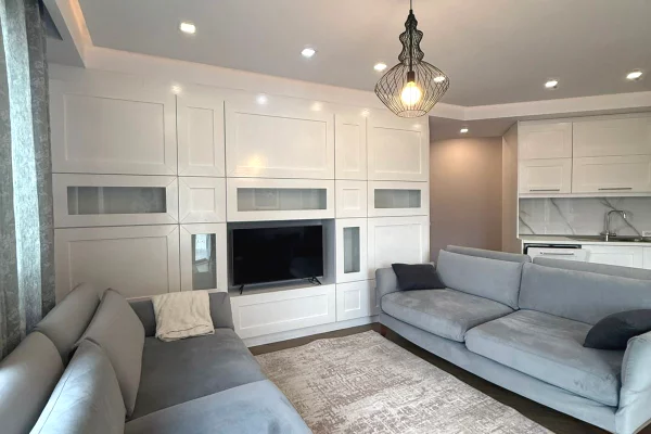 Appartamento in affitto a Tirana 2+1, Arredato