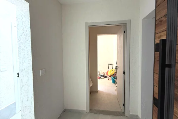 Ambiente Commerciale in Affitto 3+1 a Tirana - 400 Euro