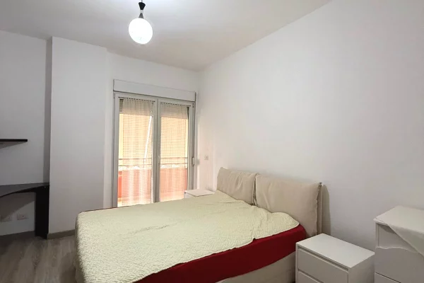 Shtepi me qera Apartament ne Tirane, 2+1, Mobilimi E mobiluar, Pagesa 650  Euro.
