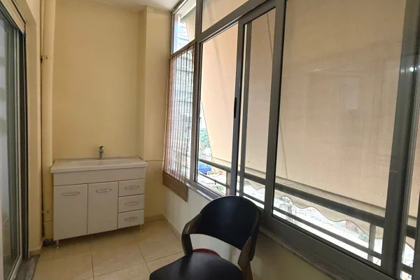 Shtepi me qera Apartament ne Tirane, 2+1, Mobilimi E mobiluar, Pagesa 650  Euro.