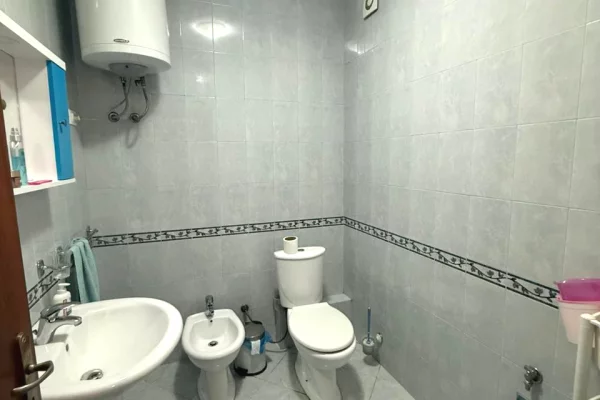 Appartamento in affitto a Tirana 2+1, Arredato