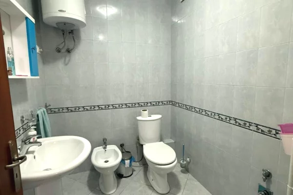 Appartamento in affitto a Tirana 2+1, Arredato