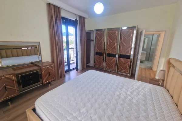 Shtepi me qera Apartament ne Tirane, 2+1, Mobilimi E mobiluar, Pagesa 800  Euro.