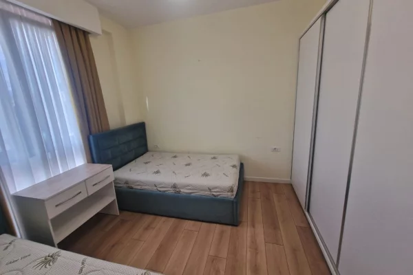 Shtepi me qera Apartament ne Tirane, 2+1, Mobilimi E mobiluar, Pagesa 800  Euro.