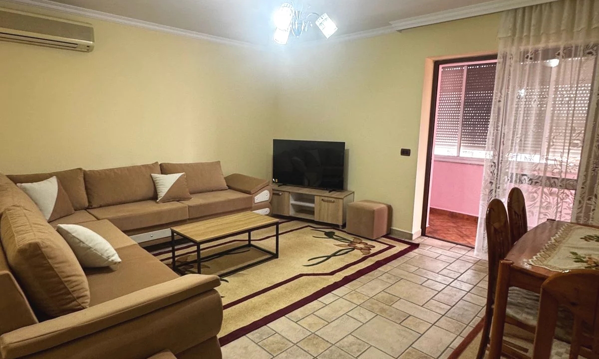 Appartamento in vendita a Tirana 2+1, Arredato