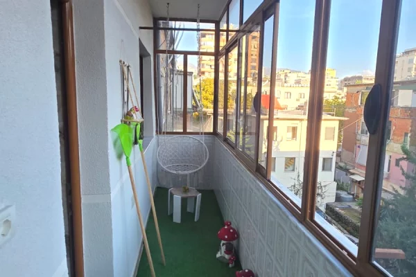 Appartamento in affitto a Tirana 2+1, Arredato