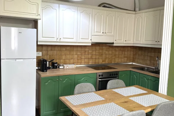 Appartamento in affitto a Tirana 2+1, Arredato