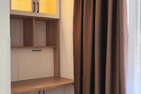 Shtepi me qera Apartament ne Tirane, 1+1, Mobilimi E mobiluar, Pagesa 1,000  Euro.