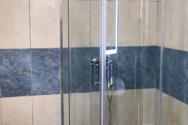 Shtepi me qera Apartament ne Tirane, 1+1, Mobilimi E mobiluar, Pagesa 1,000  Euro.