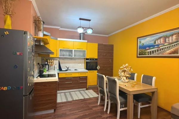 Shtepi me qera Apartament ne Tirane, 2+1, Mobilimi E mobiluar, Pagesa 600  Euro.