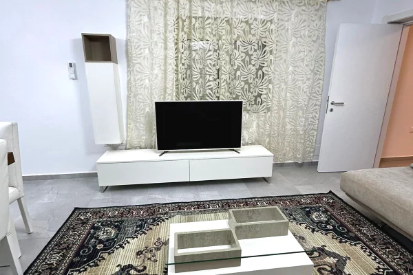 Shtepi me qera Apartament ne Tirane, 2+1, Mobilimi E mobiluar, Pagesa 600  Euro.