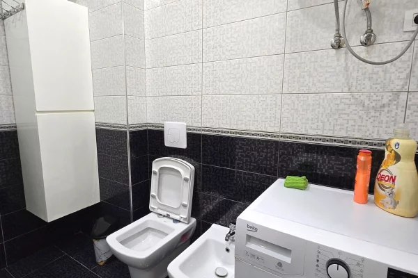 APARTAMENT ME QIRA 2+1 TEK ISH RESTORANT DURRESI 