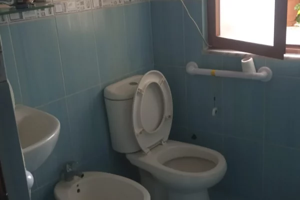 Shtepi me qera Apartament ne Tirane, 2+1, Mobilimi E mobiluar, Pagesa 450  Euro.