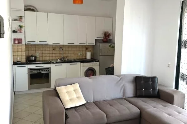 Shtepi me qera Apartament ne Tirane, 2+1, Mobilimi E mobiluar, Pagesa 85,000  Euro.