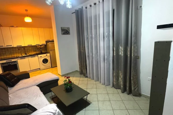 Shtepi me qera Apartament ne Tirane, 2+1, Mobilimi E mobiluar, Pagesa 85,000  Euro.