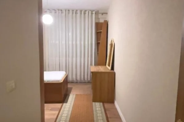 Shtepi me qera Apartament ne Tirane, 2+1, Mobilimi E mobiluar, Pagesa 600  Euro.