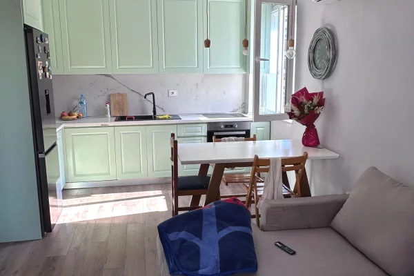 Shtepi me qera Apartament ne Tirane, 2+1, Mobilimi E mobiluar, Pagesa 140,000  Euro.